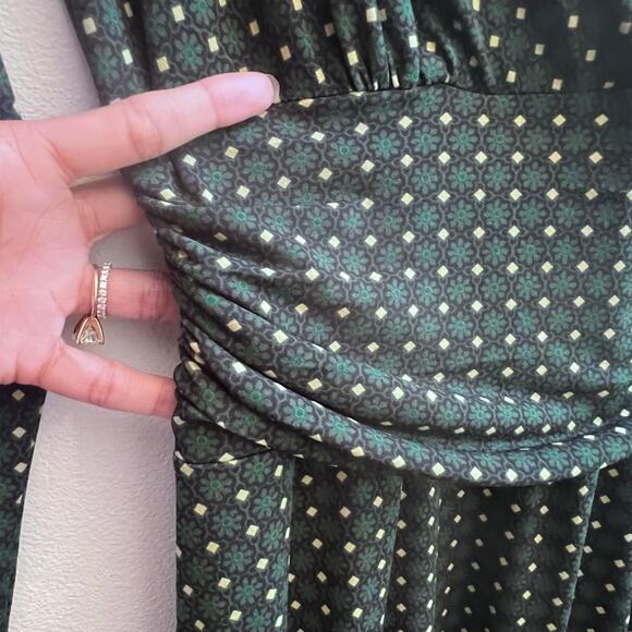 Maggy London V-Neck 1/4 Sleeve Geometric Green Yellow Print Mod Dress Size 10 - Picture 8 of 8